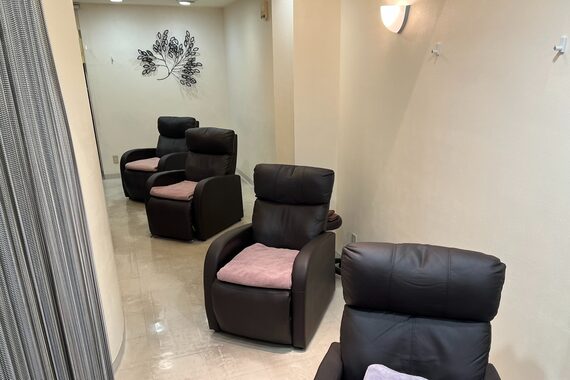 まつげエクステアンドネイル アイエスト 銀座店