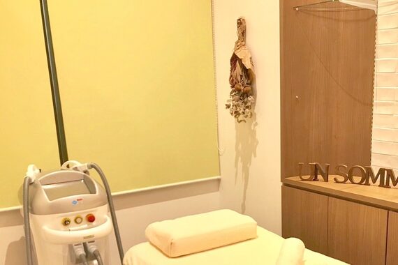 アイラッシュ&光エステ アンソメット上津店