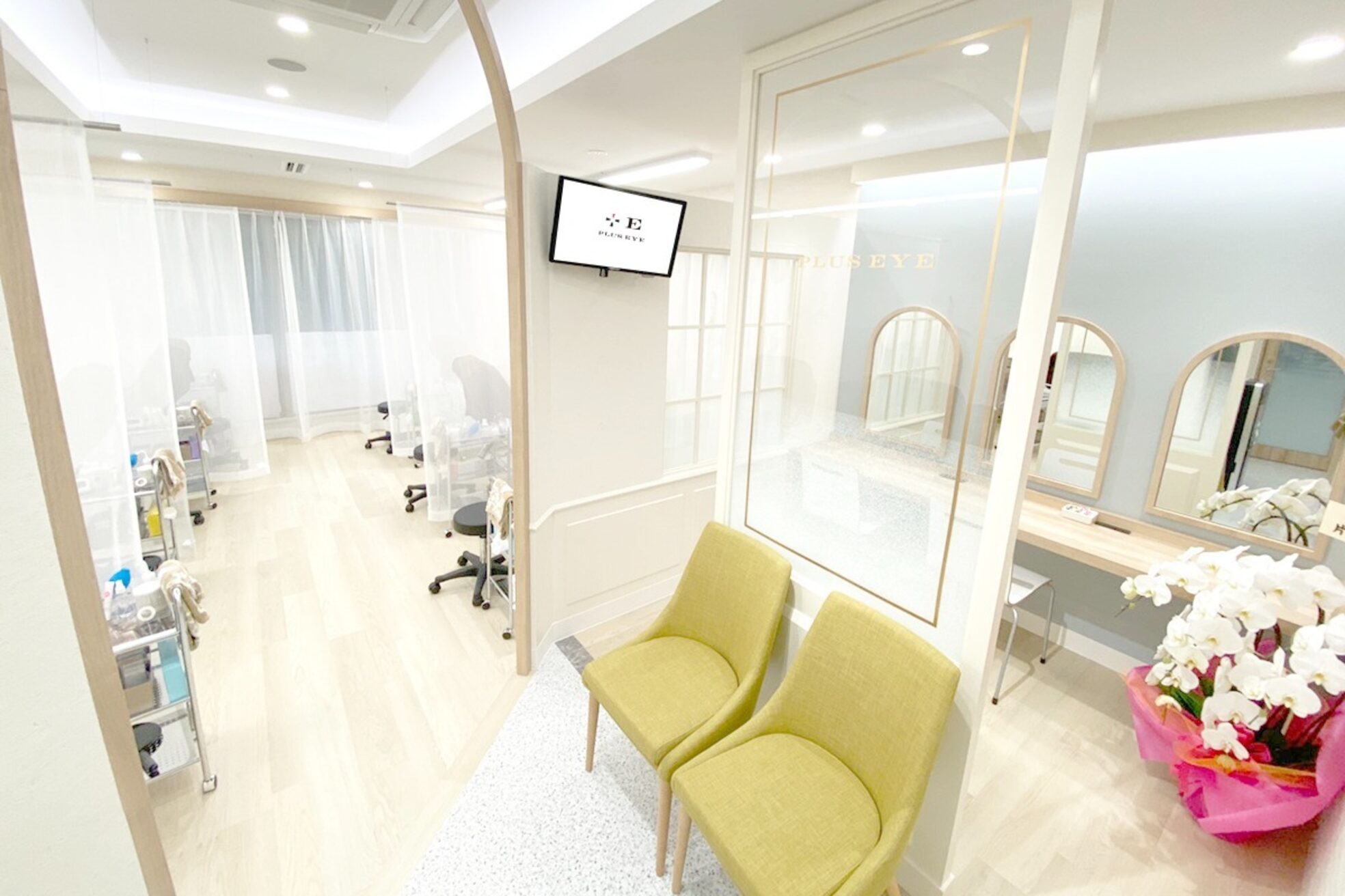 プラスアイ 船橋南口店2