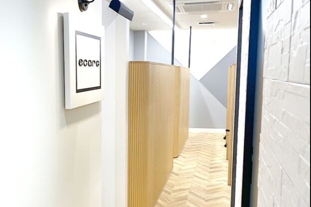 エサージュオム 新宿店1