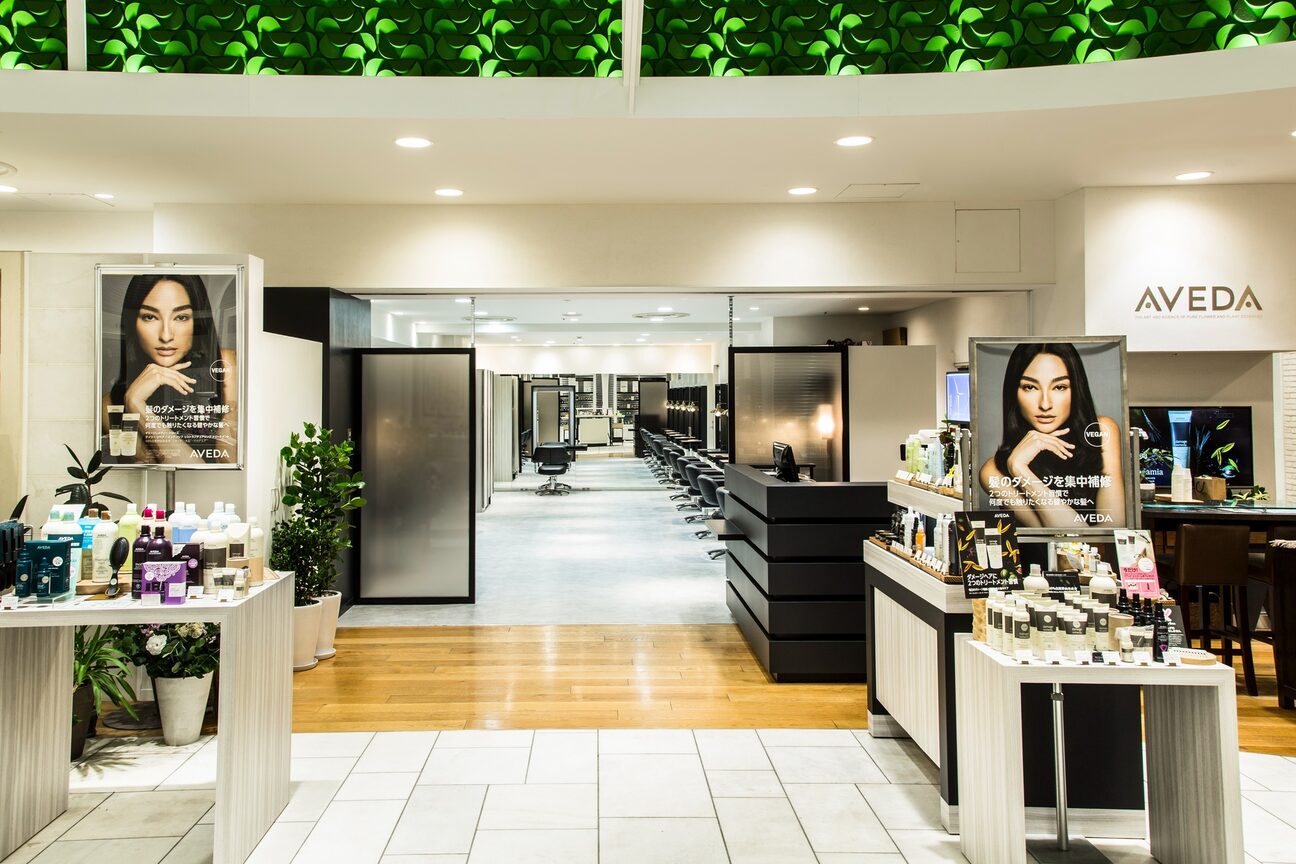 エイチツーオーアヴェダ 渋谷ヒカリエShinQs店 クロードモネH2Oアヴェダ3