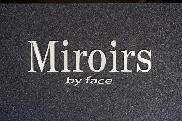 ミラーズバイフェイス(Miroirs by face)1
