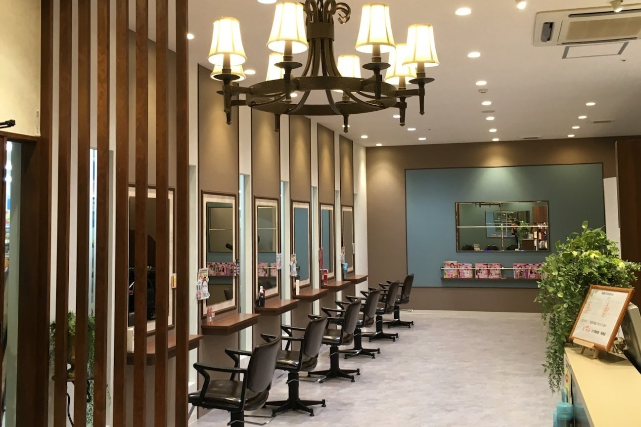 諏訪美容室貝塚店1