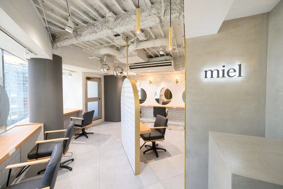 ミエルヘアーエスト 新宿店(mielhair est)