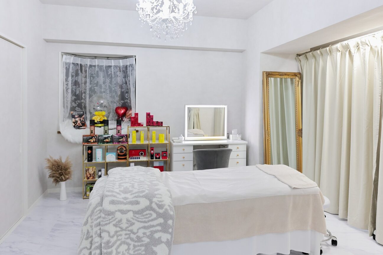 サロンドリシェス（Ｓａｌｏｎ　ｄｅ　ＲＩＣＨＥＳＳＥ）画像1