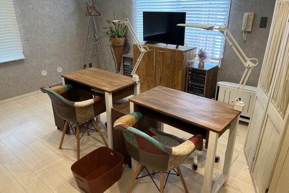 ネイルサロン クリスタルリーフ(Nailsalon Crystal Leaf)