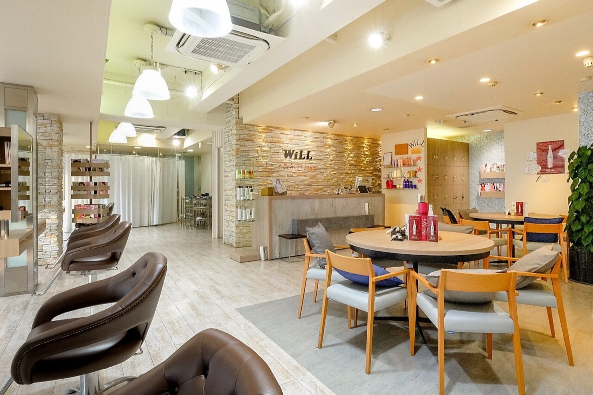 ウィル ジェイアール茨木駅前店(WiLL)1