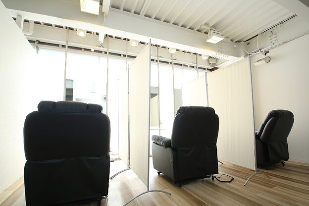 アイリス 越谷店(IRIS)1