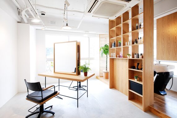 イーナ(17 HAIRMAKE&NAIL)