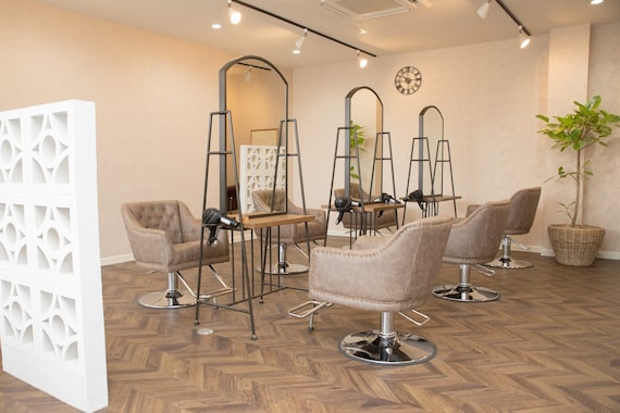 アンドモア(and MORE)