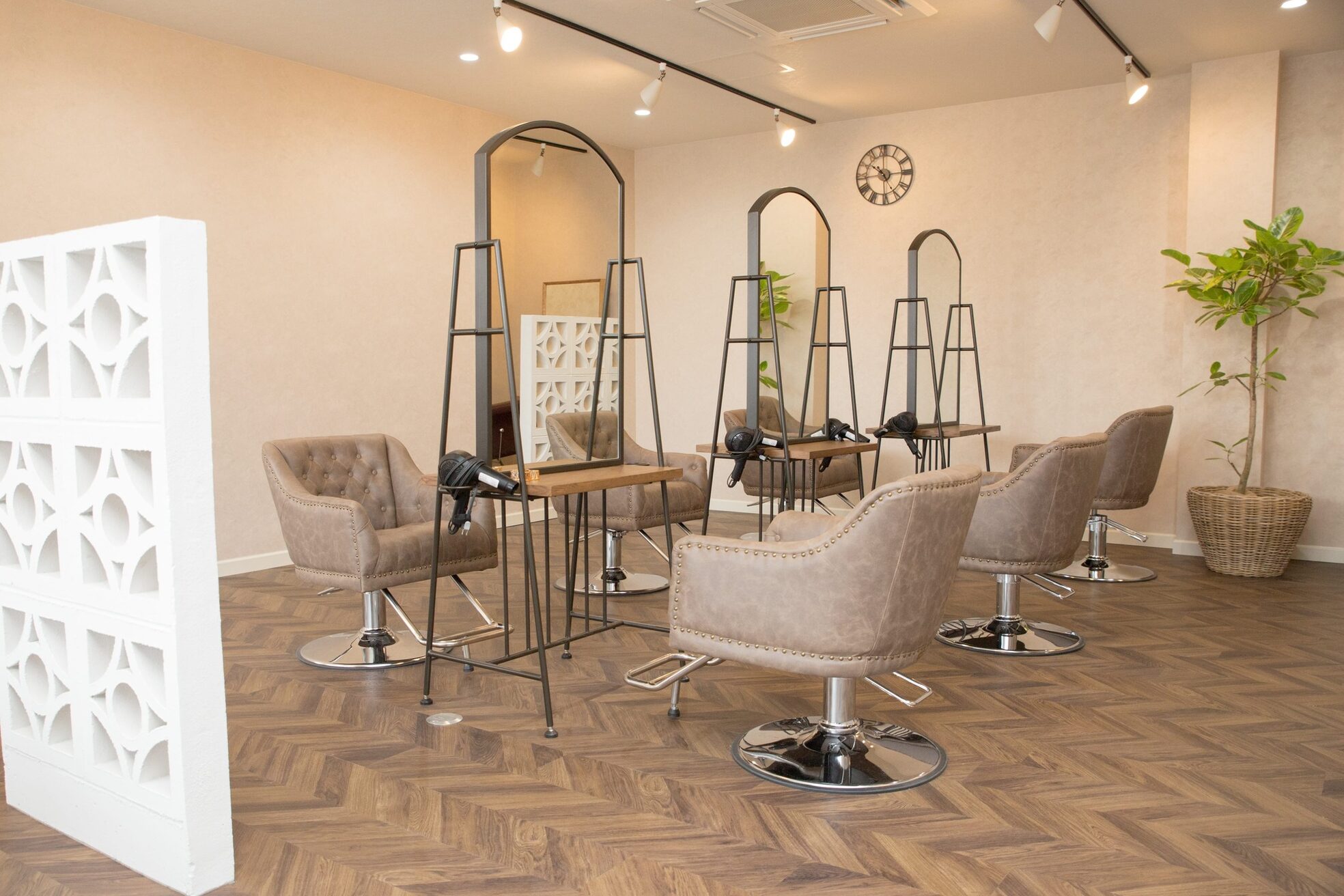 アンドモア(and MORE)1