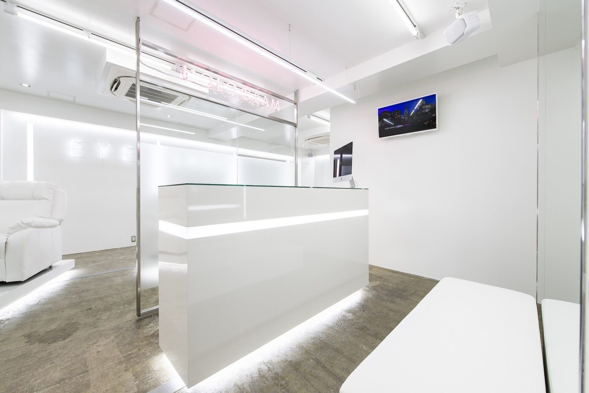 ホログラム ロッポンギ(HOLOGRAM ROPPONGI)1