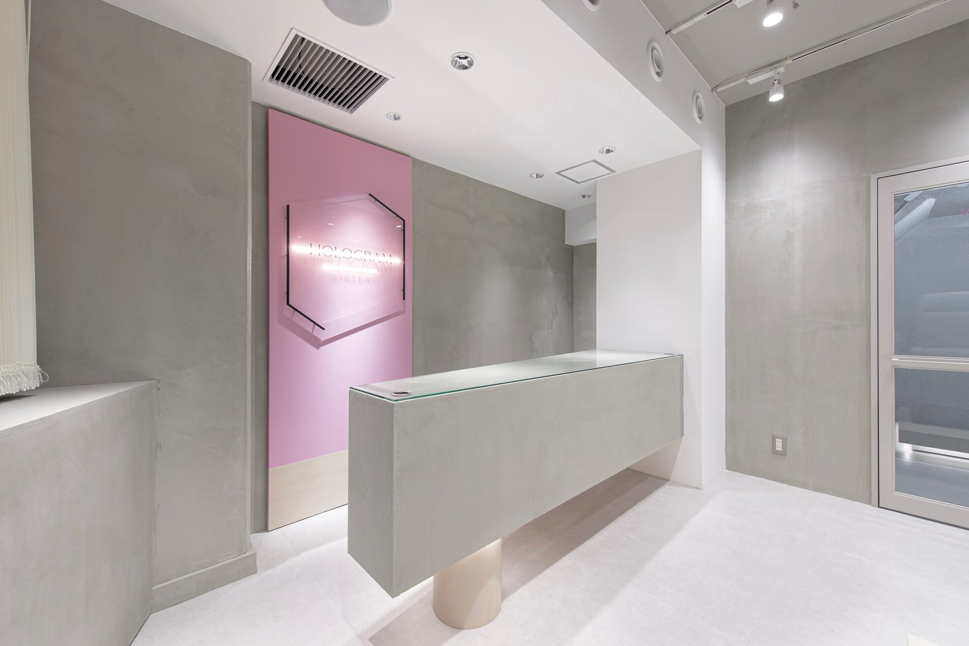 ホログラム シスター(HOLOGRAM SISTER)1