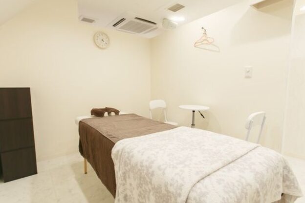 高速脱毛専門店 マカロン 梅田店(macaron)1