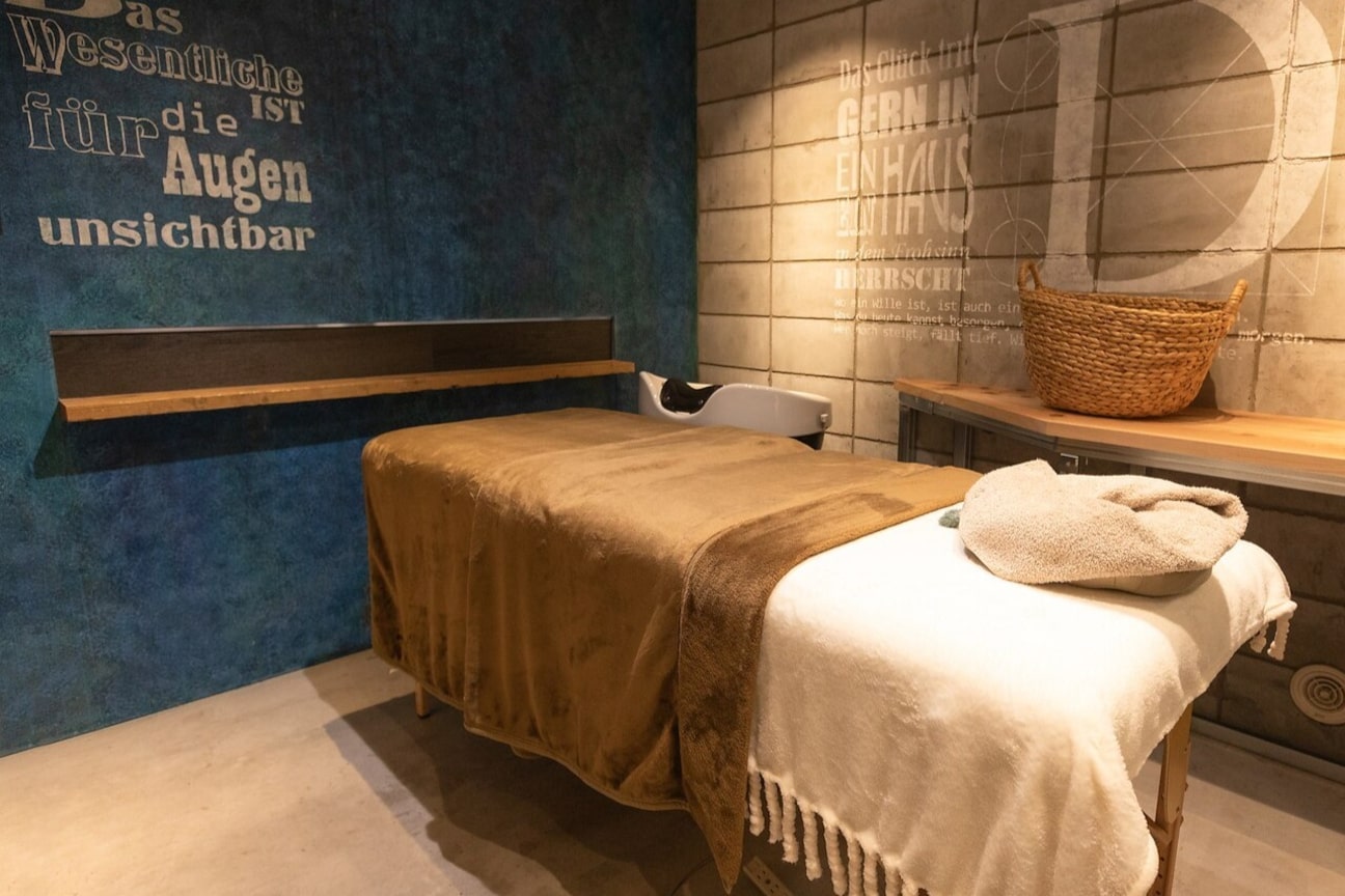 ディシェーレアスト 上大岡店(有限会社 ディ・シェーレ)画像1