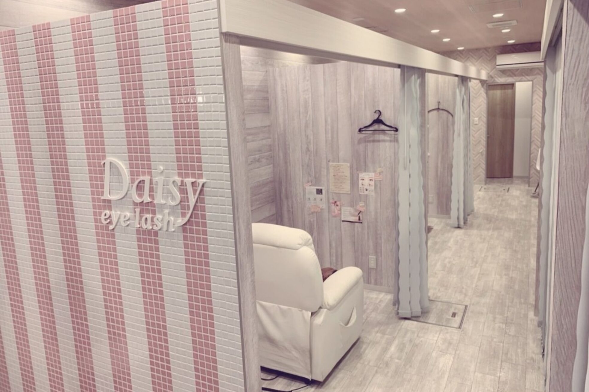 まつげエクステクリニック デイジー(Daisy)3