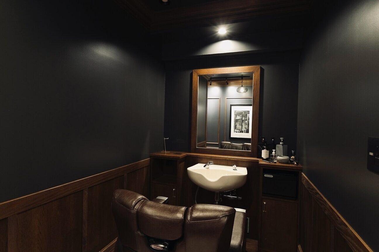 銀座ｓｈｉｎｏ　メンズ　理容室　ｂａｒｂｅｒ画像1