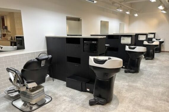 フリーゼアコマキ(FRISEUR)