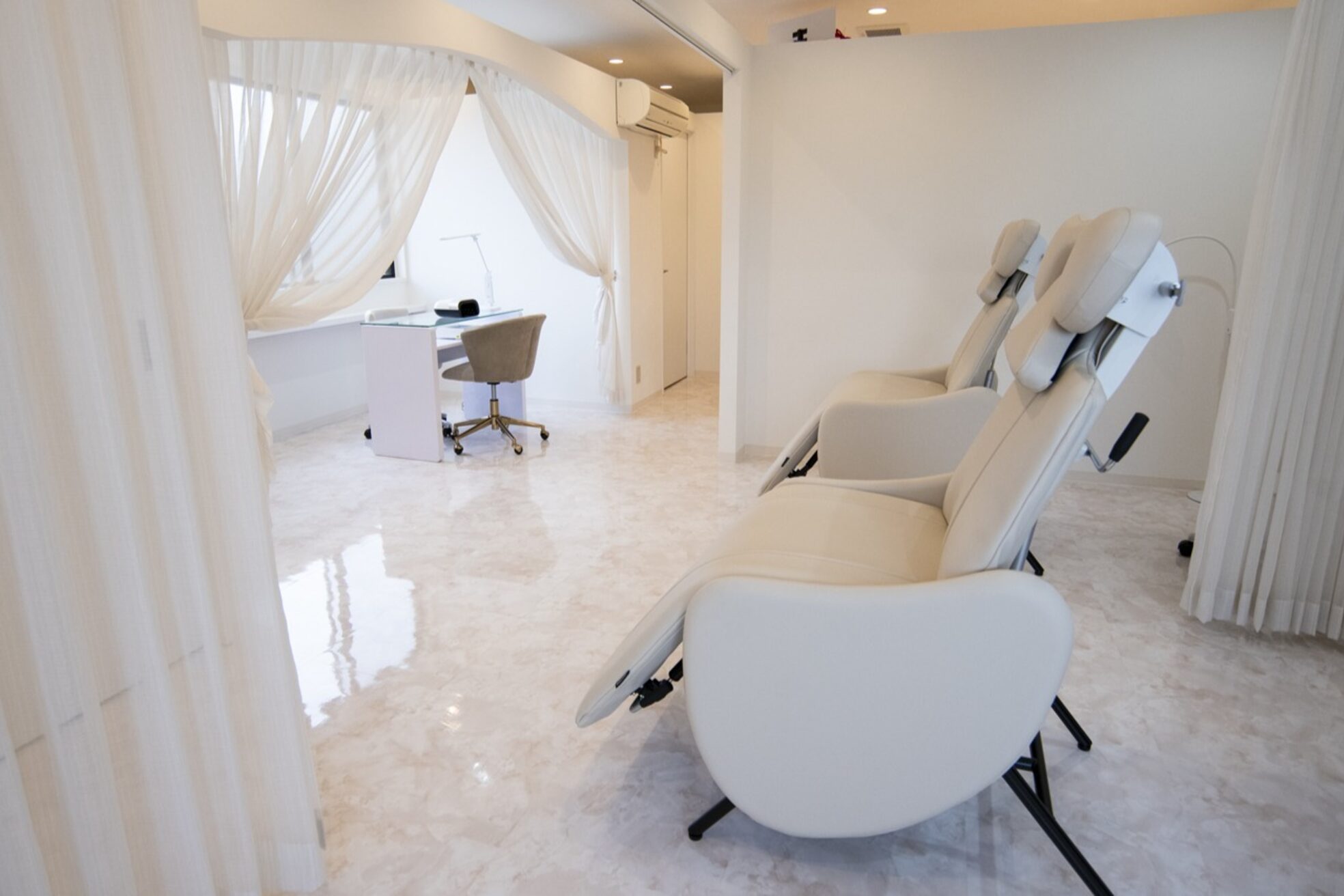 イユ ド ラペ(Yeux de LAPAIX)1