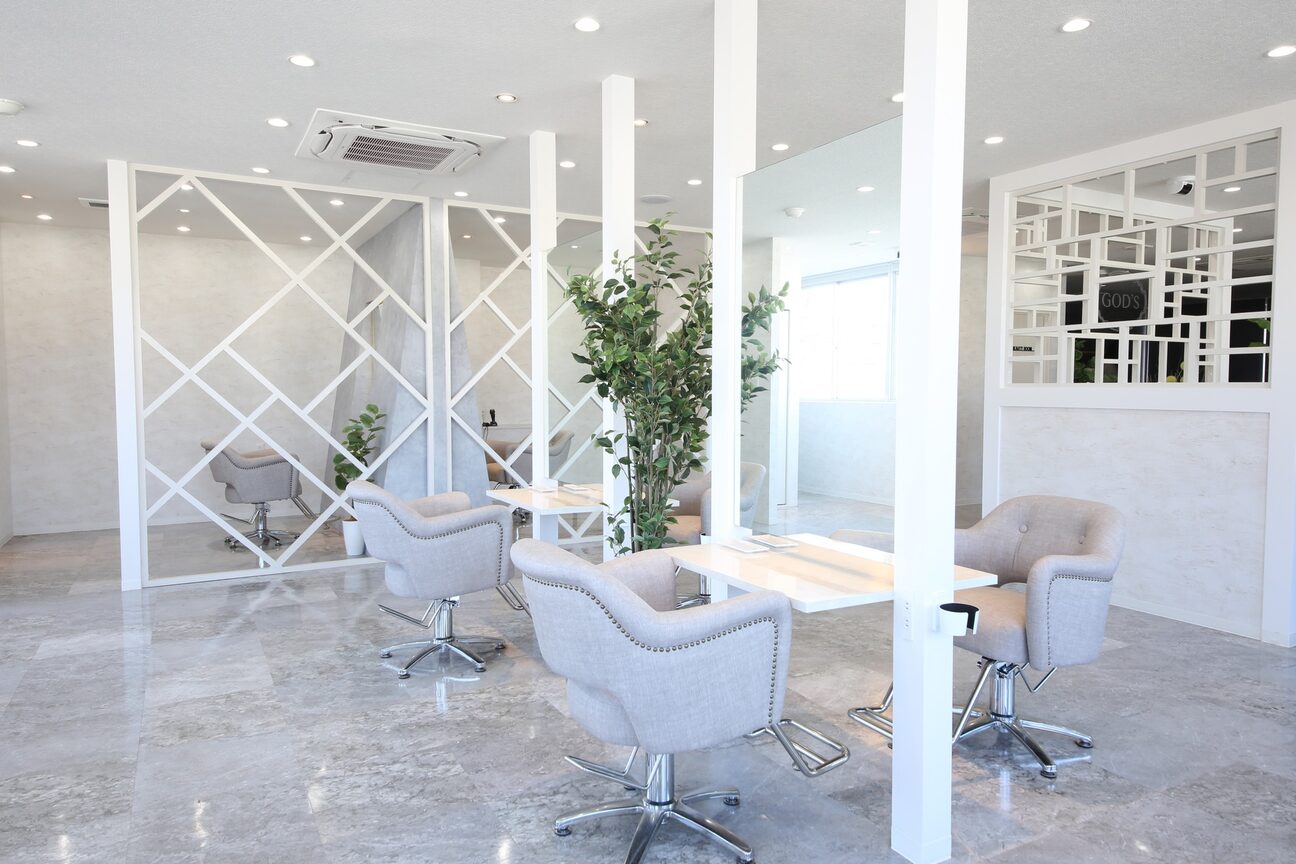 髪質改善美容室GOD'S（株式会社　ＬＡＴＩ）画像1