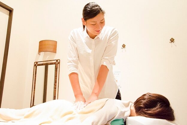 イヤシス 八日市アピア店1