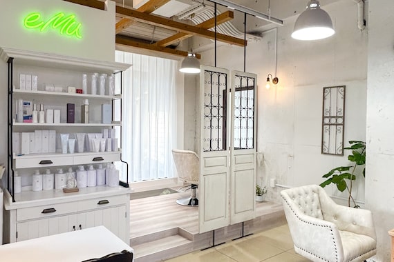 エミュ 中央駅店(eMu)