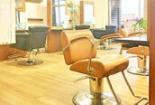 ヘアー アウフ 旭店(hair AUF)