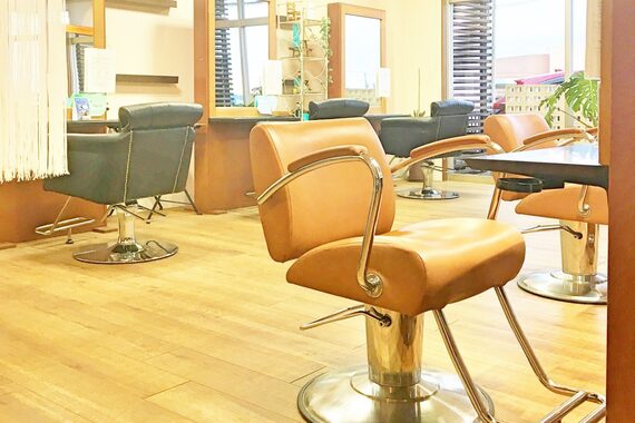 ヘアー アウフ 旭店(hair AUF)