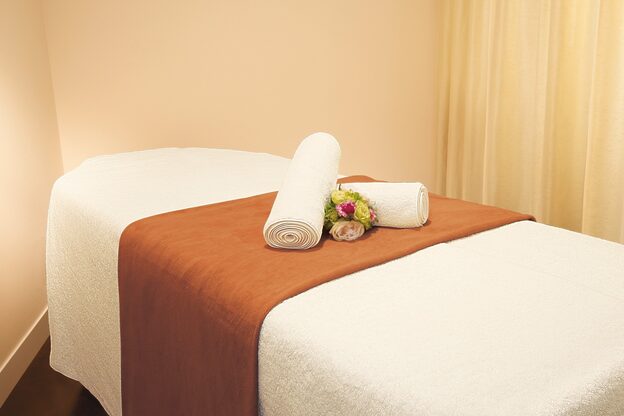 ウビクエ アトレ川崎店(UBIQUE)1