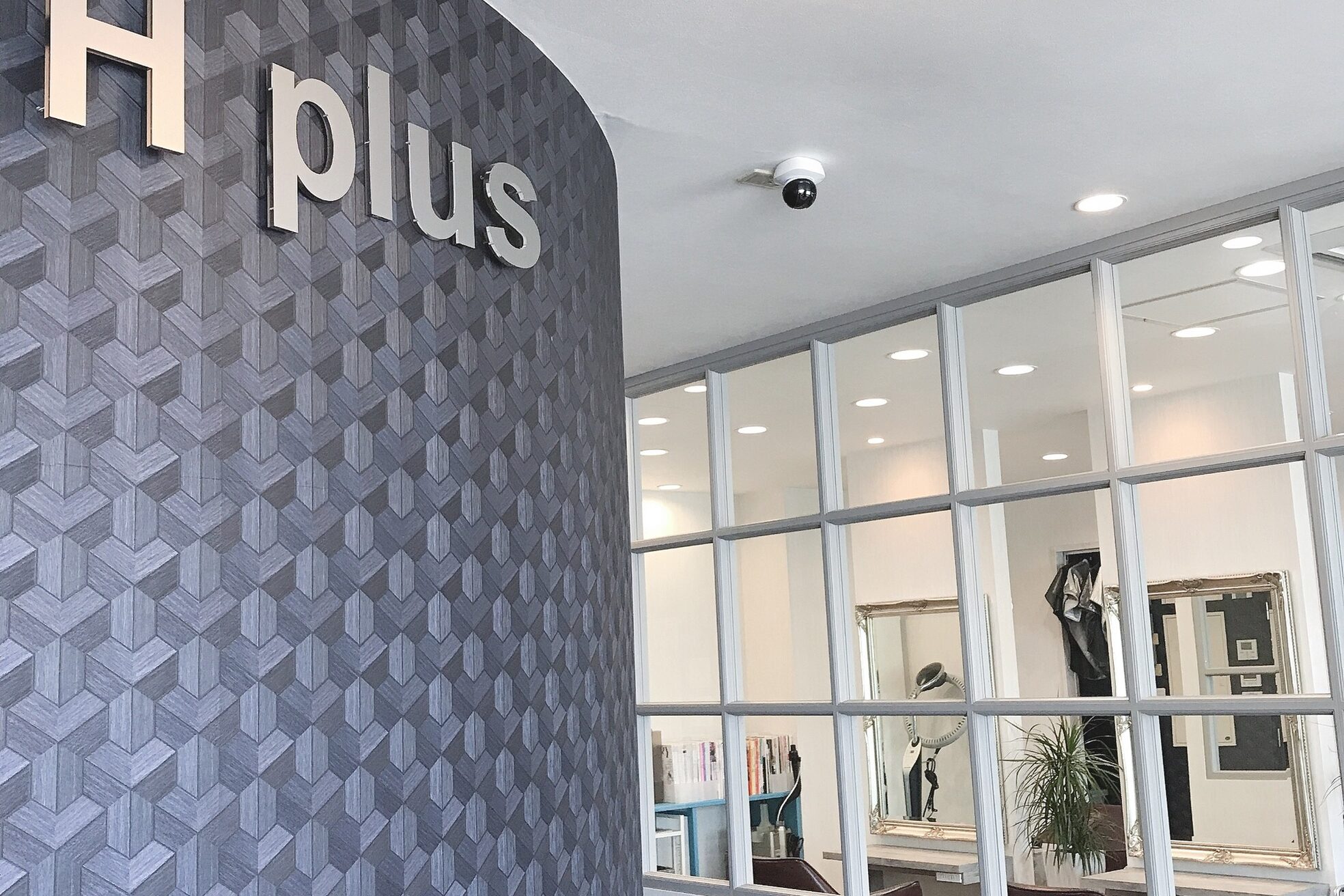 ヘアサロンアンドカフェ エイチプラス(H plus)3