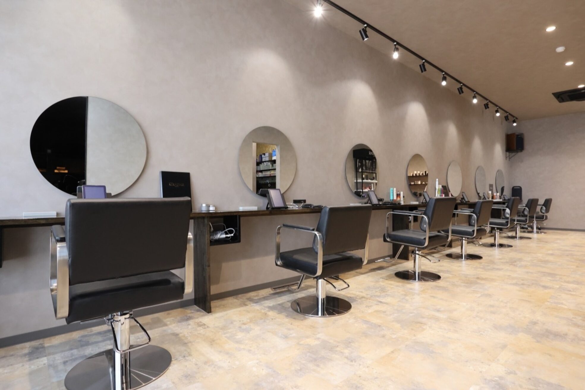 エファッセ 行田店(efface)1