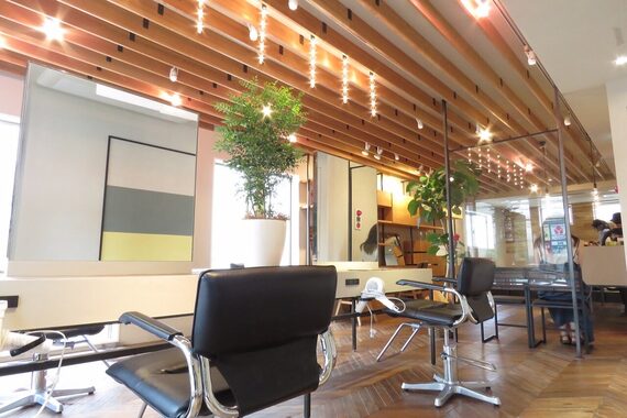 エスト ヘアー ルーナ 本八幡店(est hair Luna)