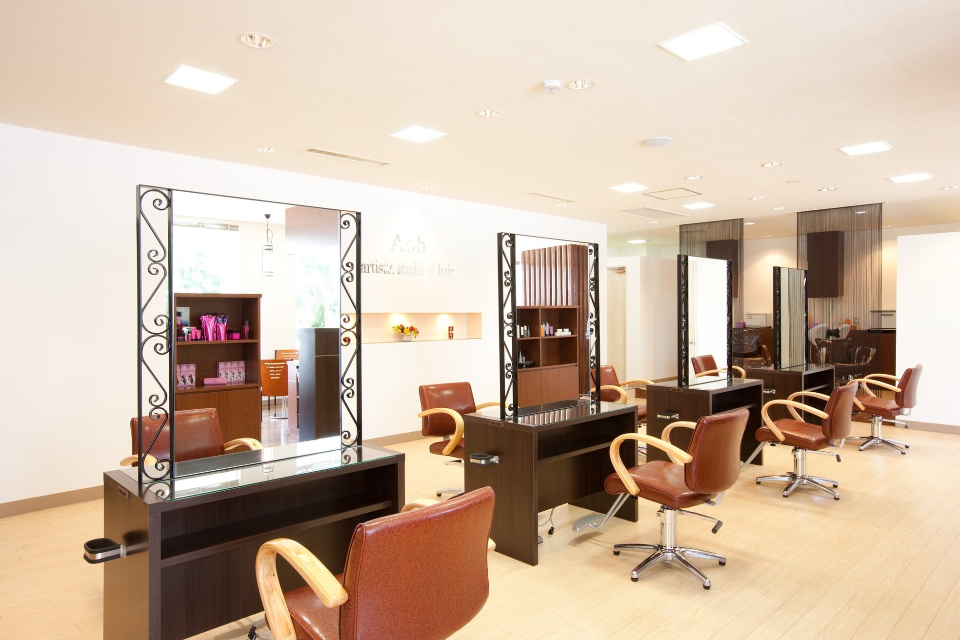 アッシュ アーティスティック スタジオ オブ ヘア(Ash artistic studio of hair)1