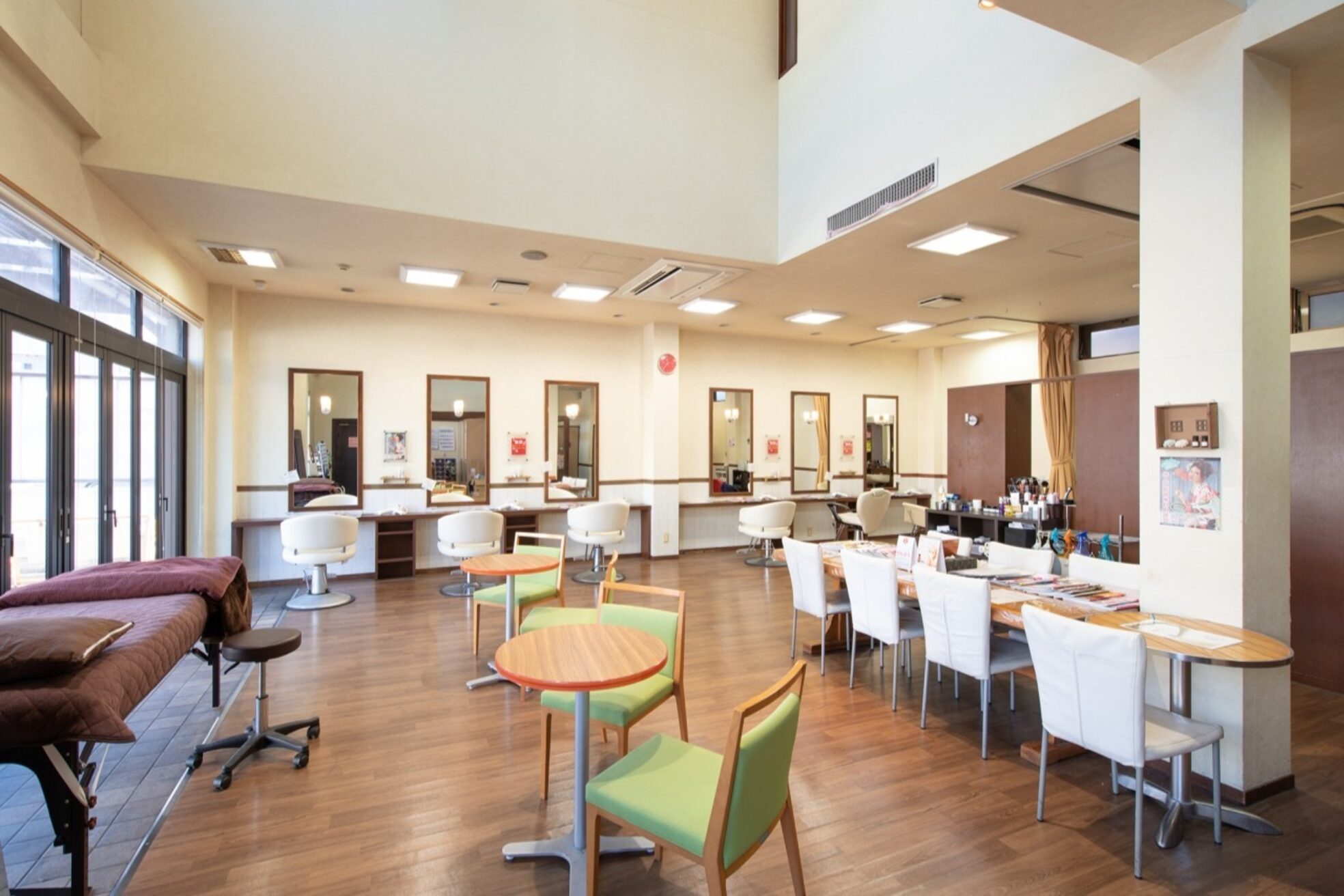 ティーアイズ 美容室Fu:wa店(T-eye's)1