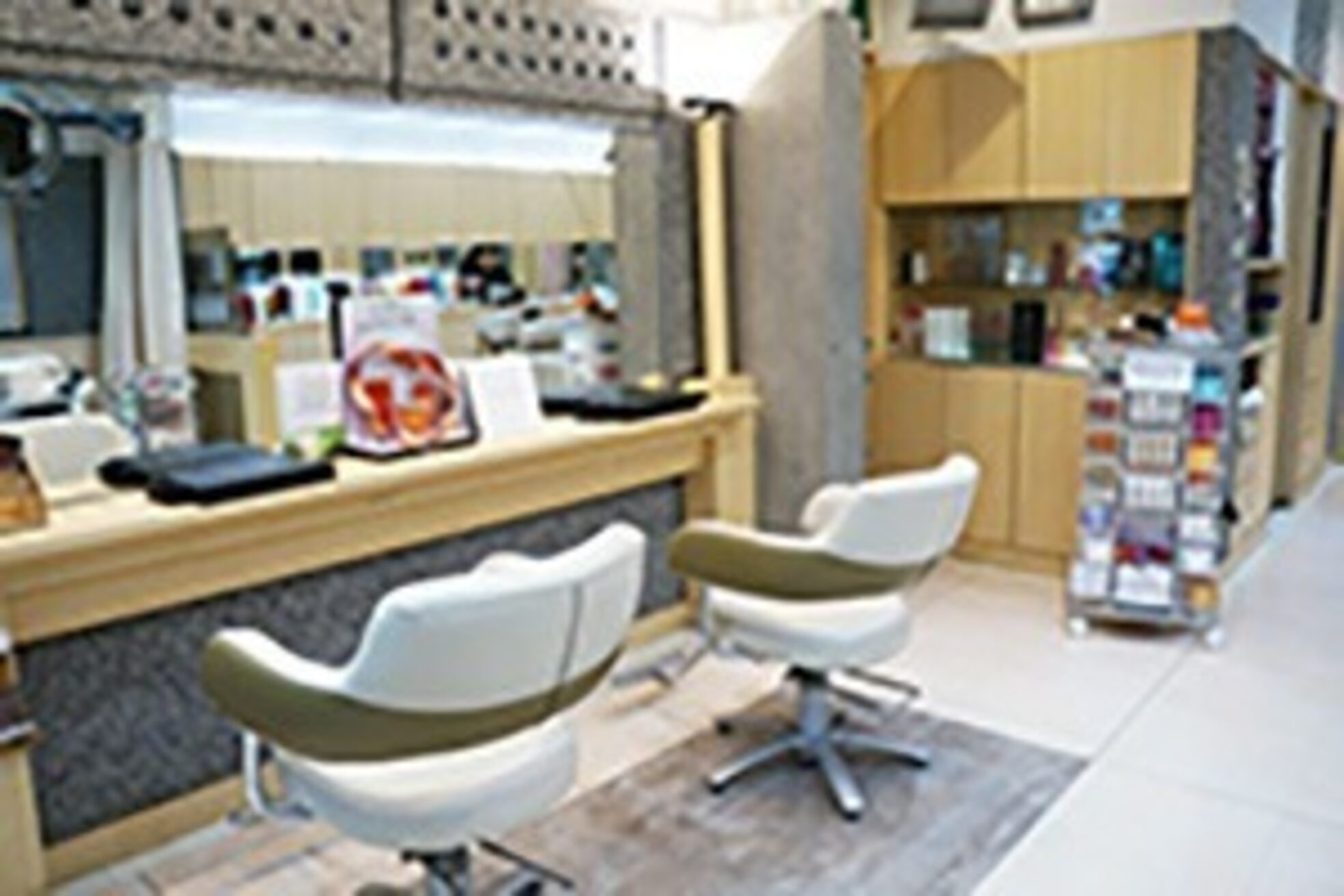 美容室ラトリエ コモ 新所沢店2