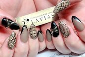 プロフェッショナル ネイルサロン ラヴィアス(LAVIAS)