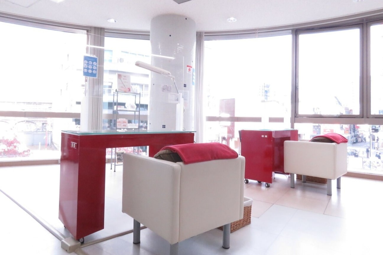 aura nails(株式会社 東京美容研究所)画像1