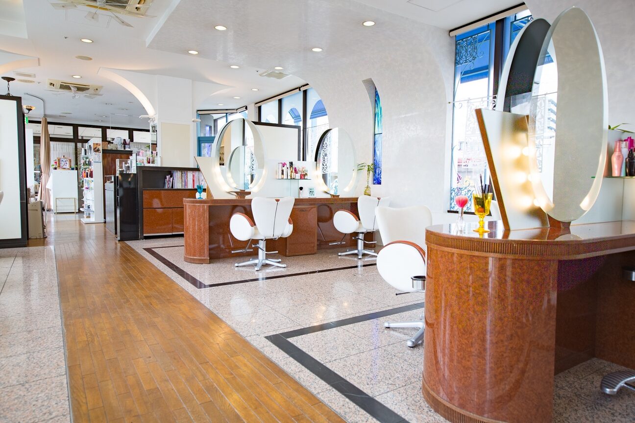 ＩＷＡＩ　ＧＲＯＵＰ　株式会社岩井文男美容室（株式会社　岩井文男美容室）画像1