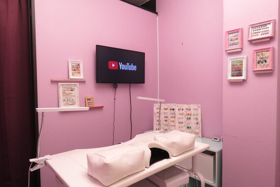 サロンストロベリームーン(Salon Strawberry Moon)