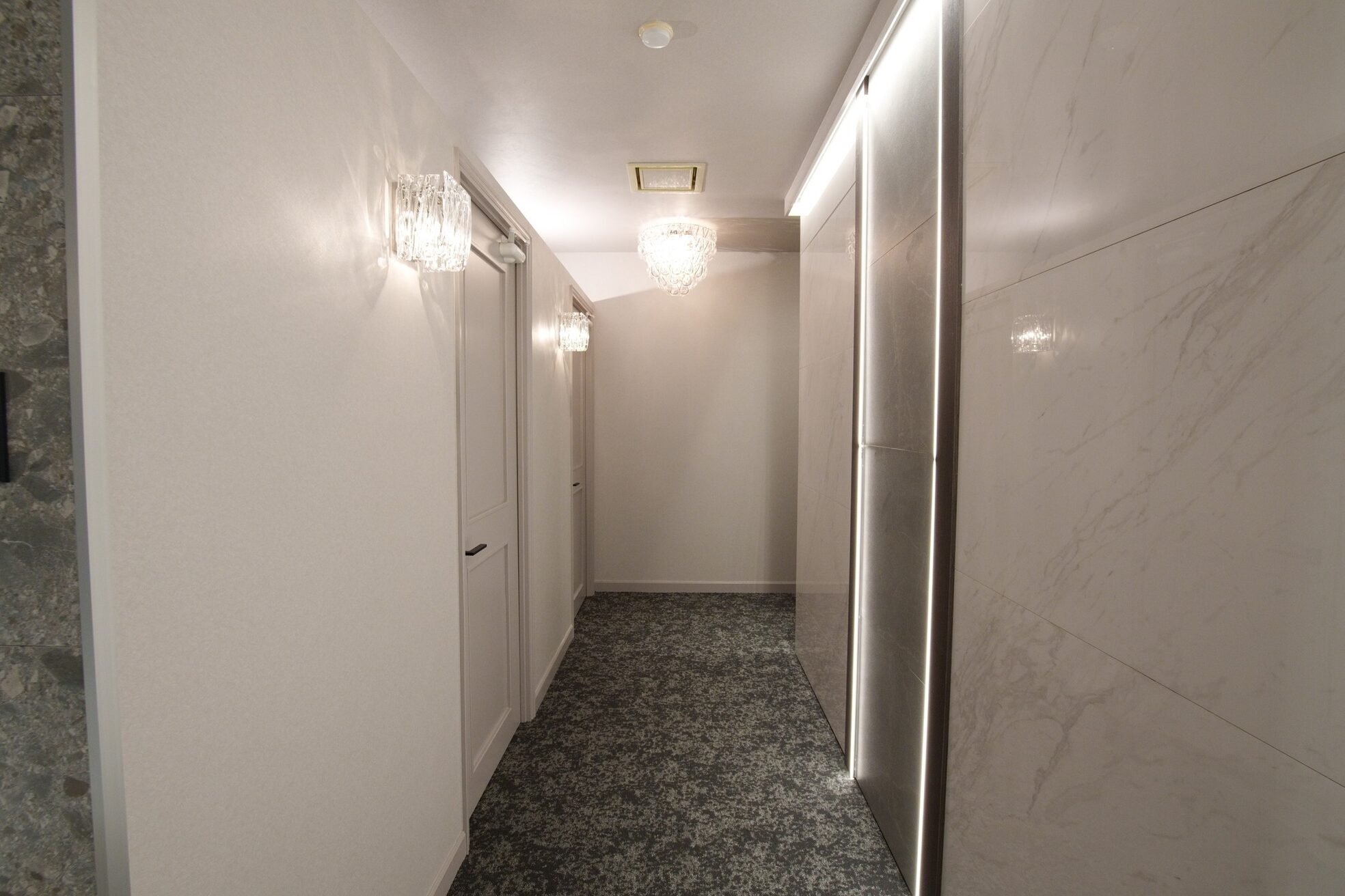 サローネファミリア(SALONE FAMILIA)11