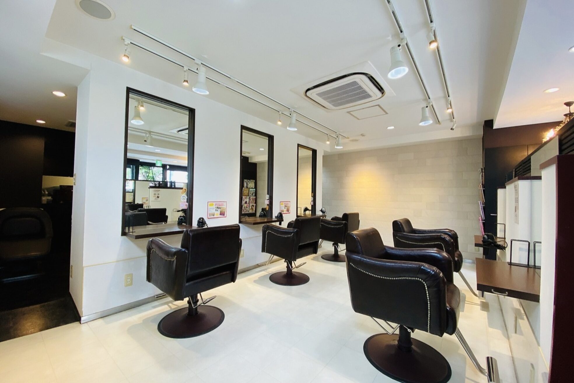 イーチ ヘアーアンドトータルビューティ(each hair&total beauty)1