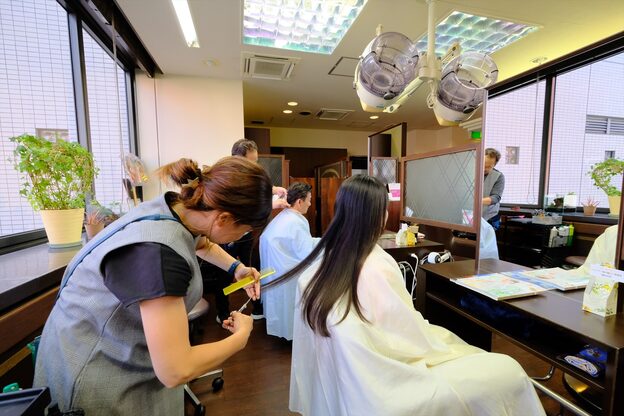 市田ひろみ美容室17