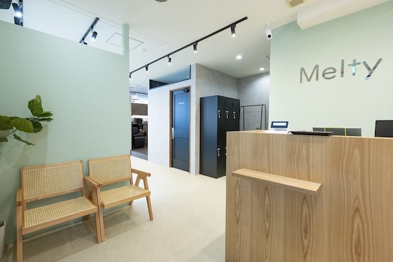 アグ ヘアー メルティ ユーカリが丘店(Agu hair Melty)