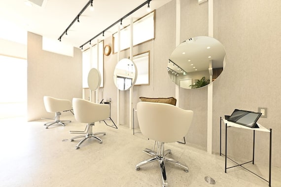 アグ ヘアー ロウ 境町店(Agu hair row)