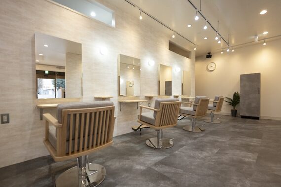 アグ ヘアー ルー 都賀店(Agu hair Lou)