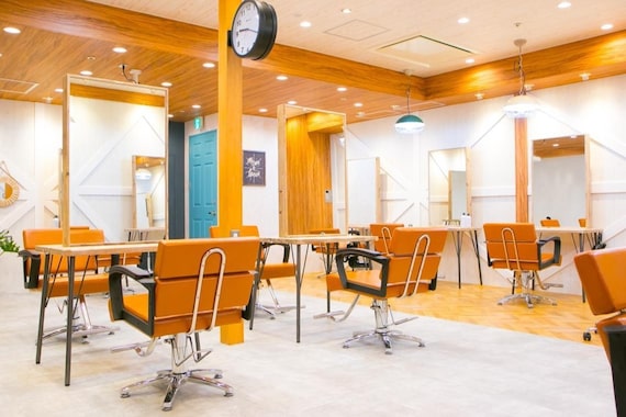 アグ ヘアー カプリ 札幌駅前店(Agu hair capri)