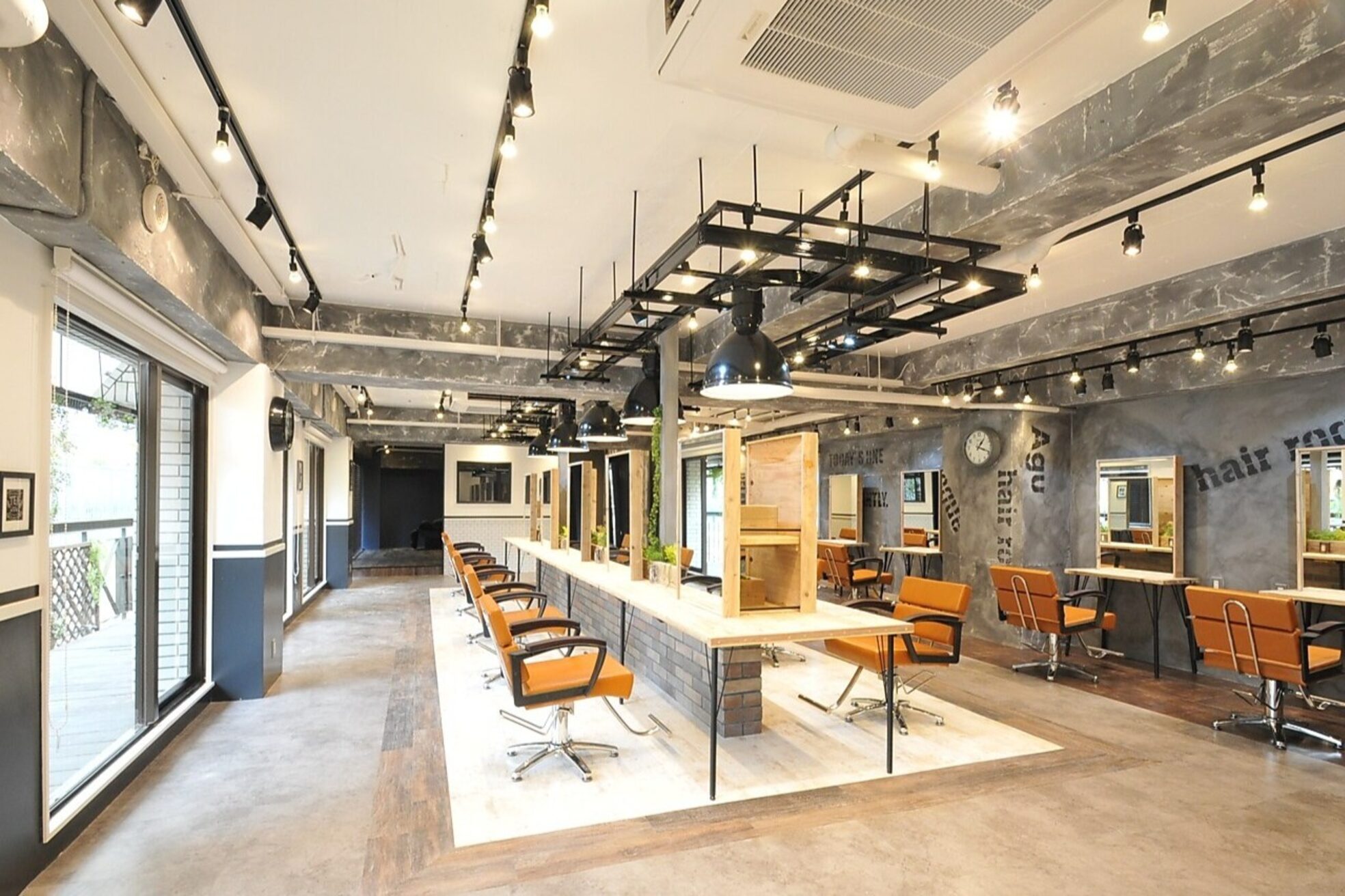 アグ ヘアー ローグ 四条烏丸店(Agu hair rogue)1