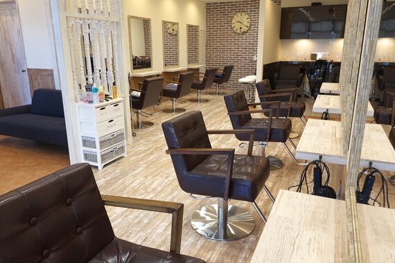 アグ ヘアー ルシエ豊田浄水店(Agu hair lucie)