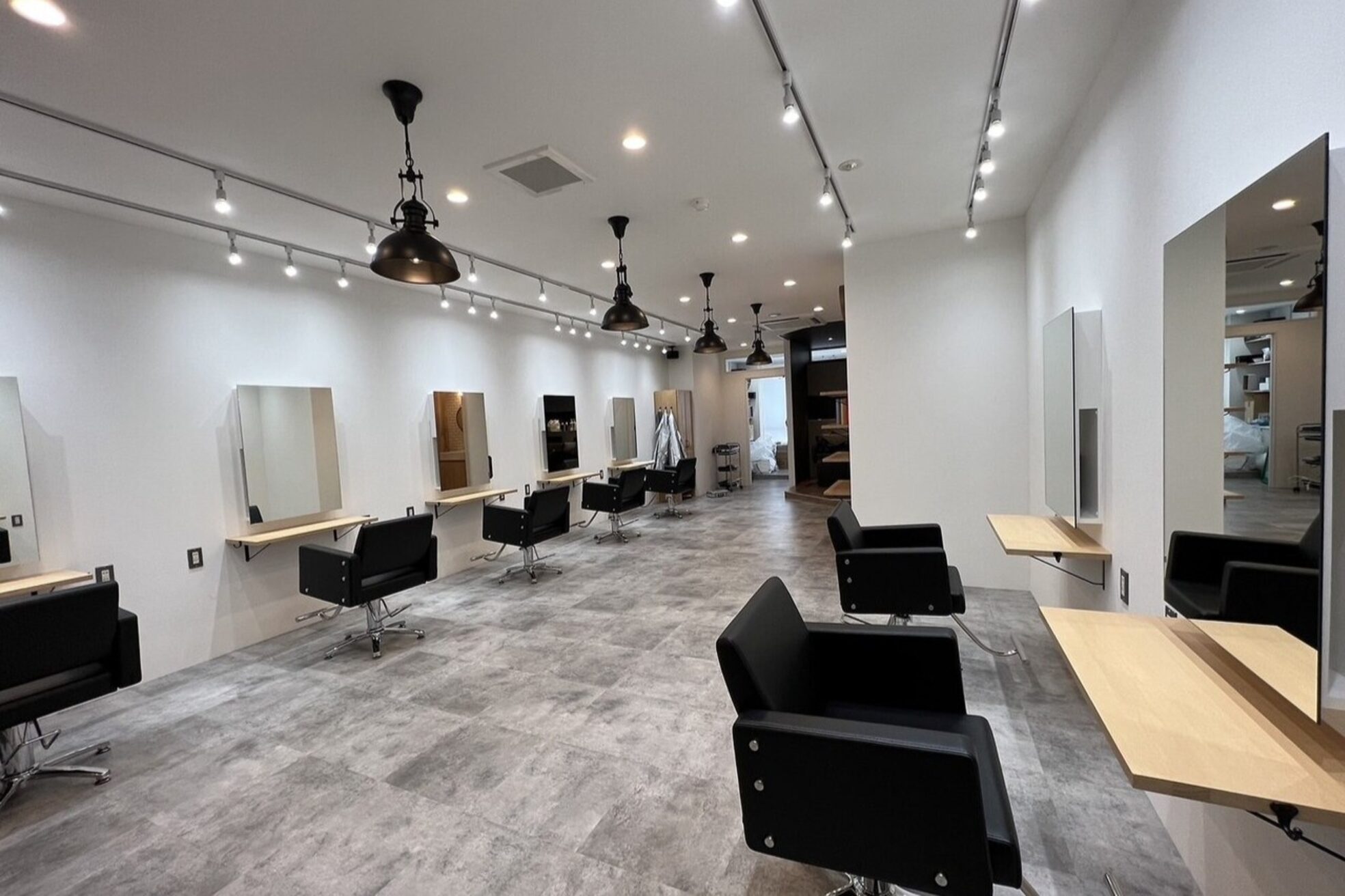 アグ ヘアー ミーナ 岩槻店(Agu hair mina)1