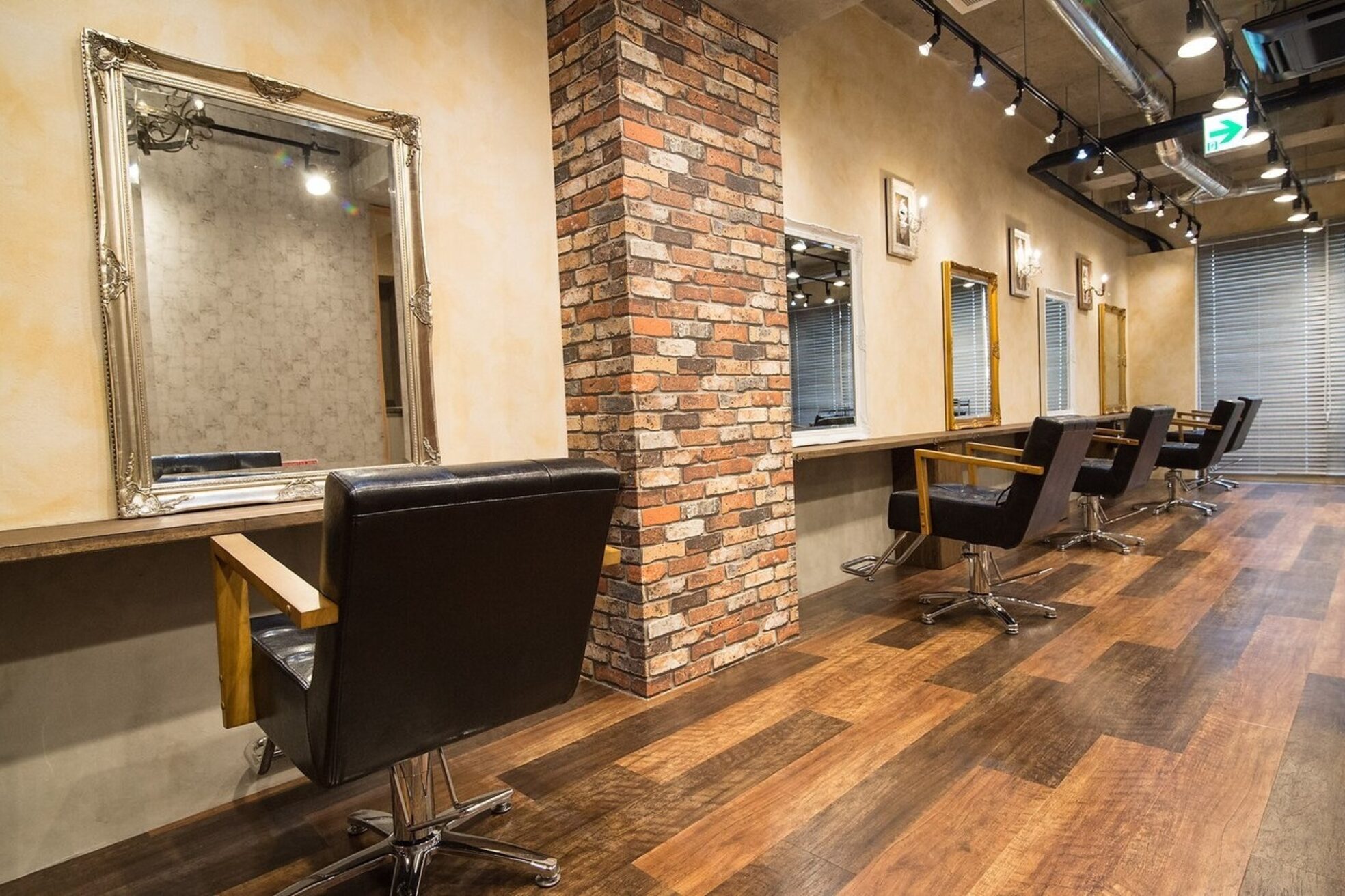 アグ ヘアー ルキナ 南越谷店(Agu hair lucina)1